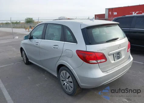 2017 Mercedes-Benz B 250E z USA, uszkodzony, nr VIN WDDVP9AB1HJ012837